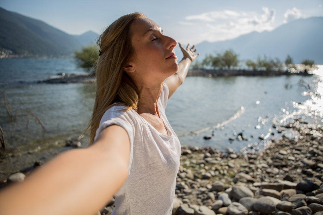 Transforma Tus Emociones: Ejercicio de Coaching con Péndulo para el Cambio Personal